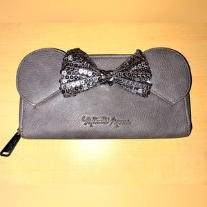 Disney Loungefly Minnie Mouse Long Wallet